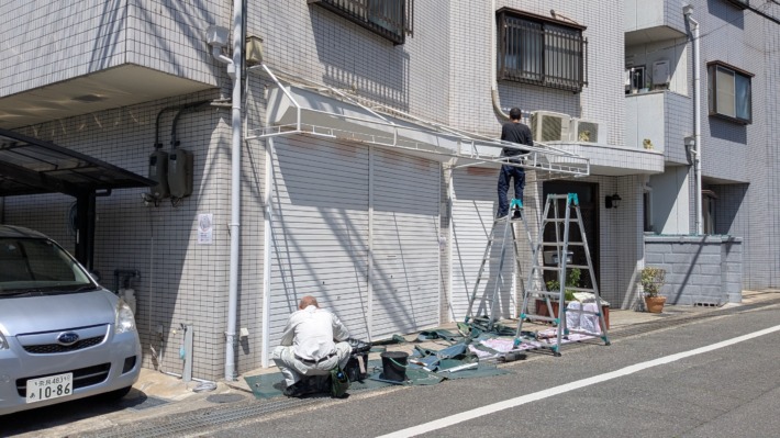 店前テント照明交換