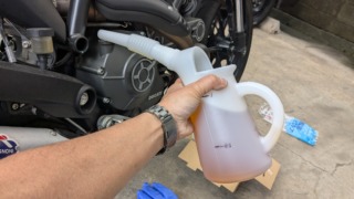 スクランブラー　オイル交換