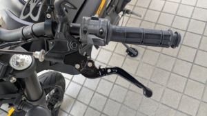 スクランブラー　レバー交換